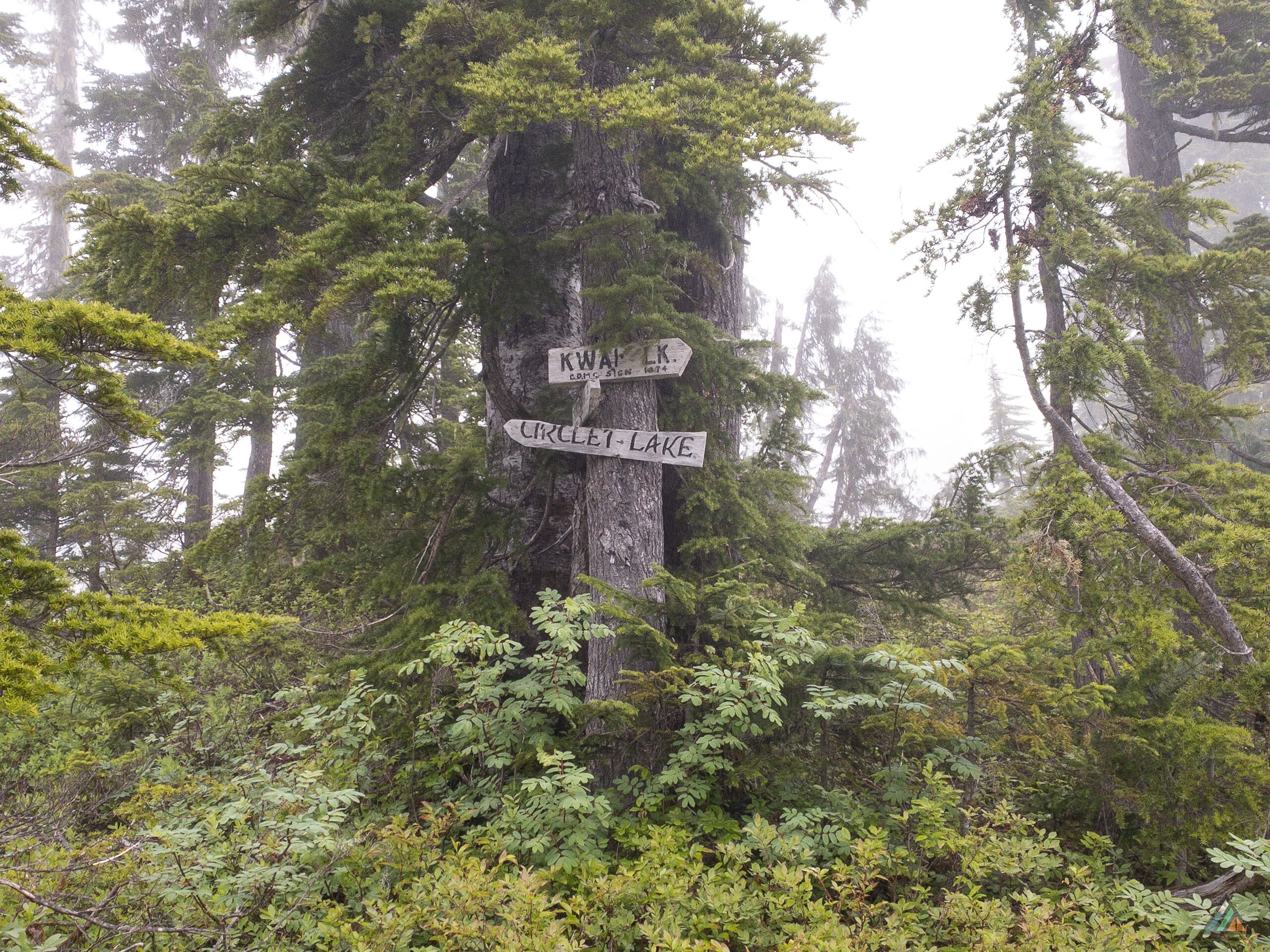 Moat Lake Circuit Kwai Circlet Lake Signs
